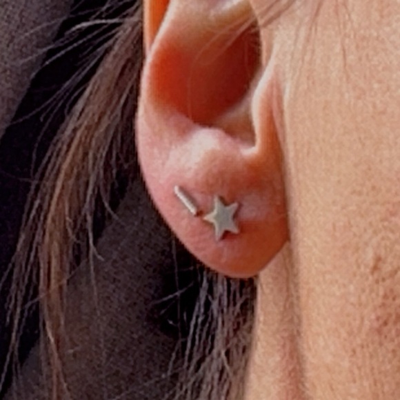 Titanium Star Ear Studs Hypoallergenic 7mm Earrings - Picture 9 of 10